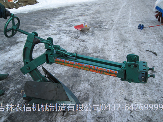 1LSW-135型水旱(hàn)田兩用犁(li)