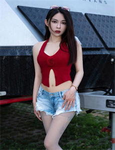 《每走一步就会深深的撞一下-晚上一个人偷偷看B站》
